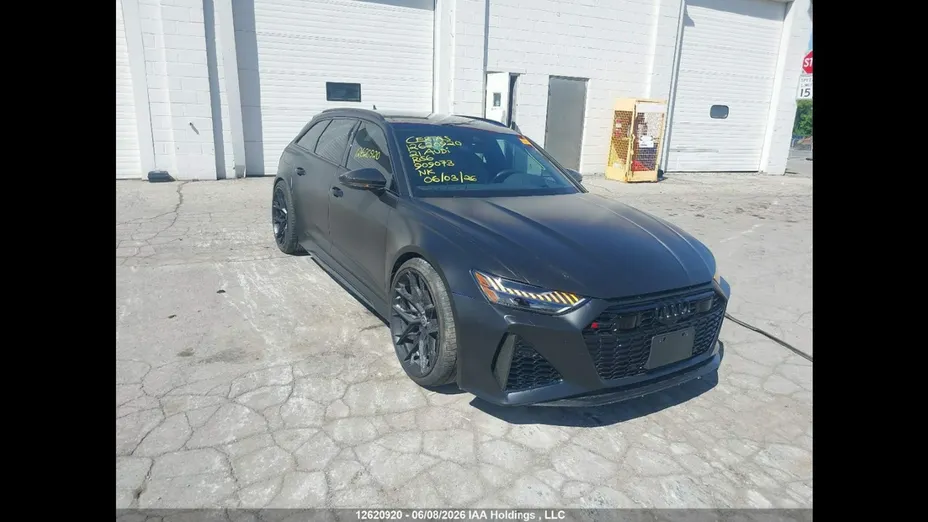 AUDI RS6 -