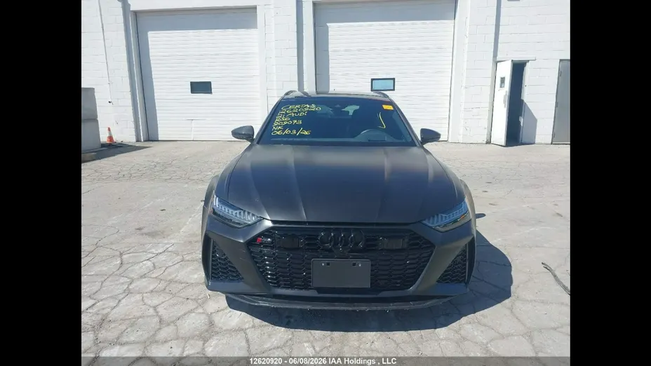 AUDI RS6 -