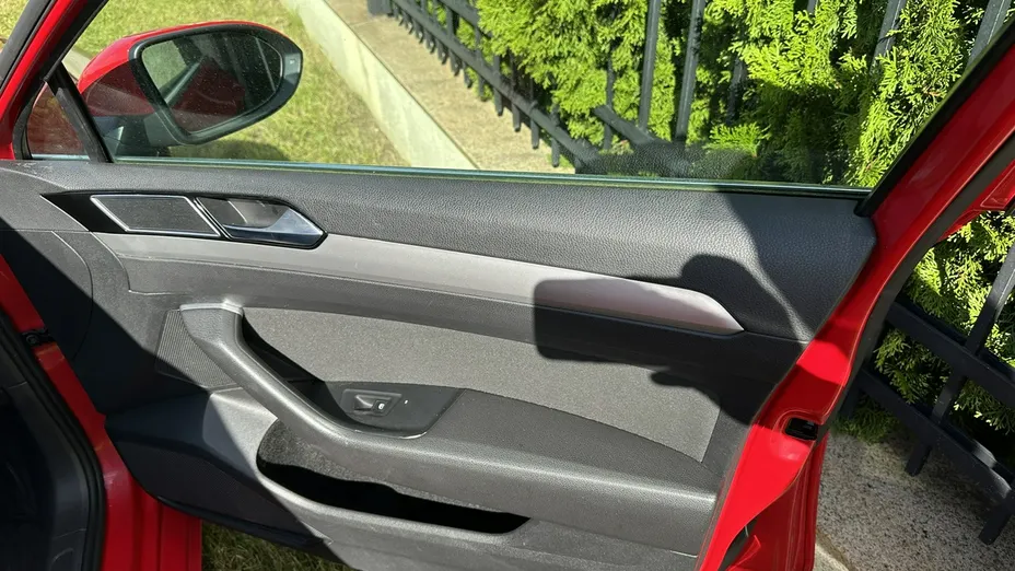 VOLKSWAGEN Passat -