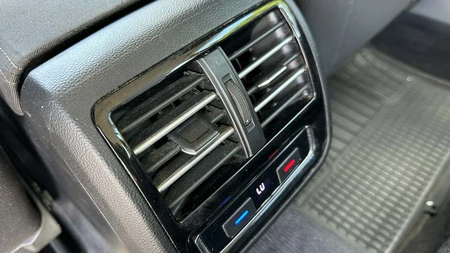 VOLKSWAGEN Passat -