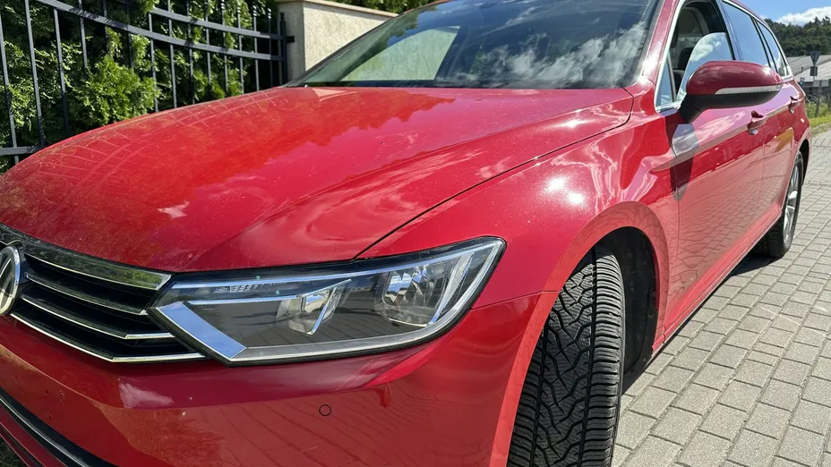 VOLKSWAGEN Passat -