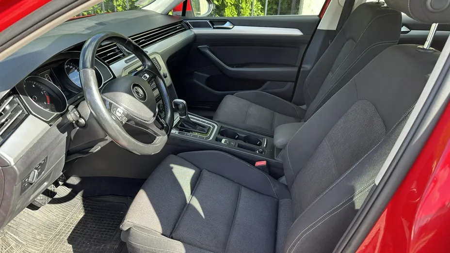VOLKSWAGEN Passat -