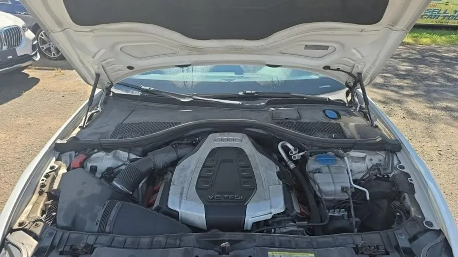 AUDI A6 -