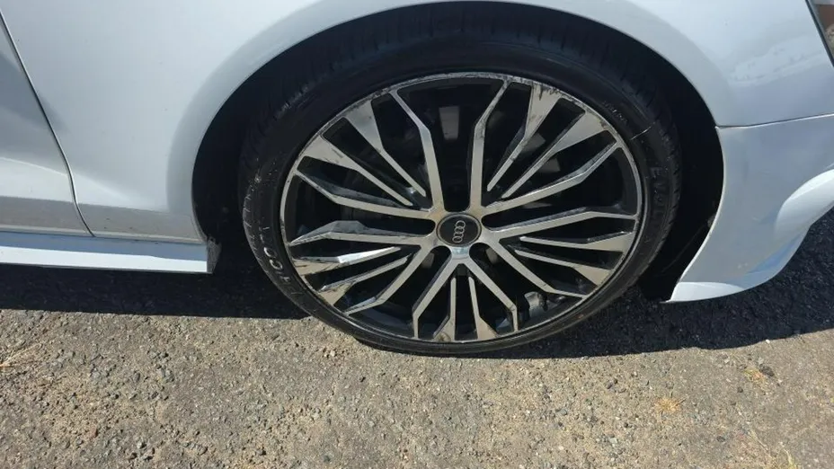 AUDI A6 -