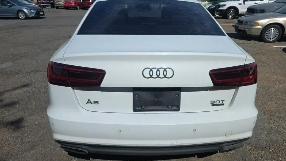 AUDI A6 -