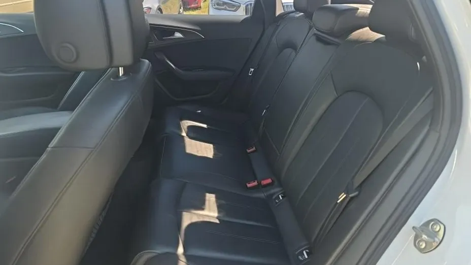 AUDI A6 -