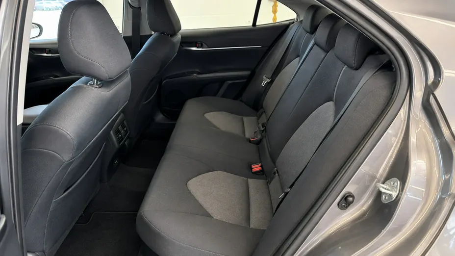TOYOTA Camry -