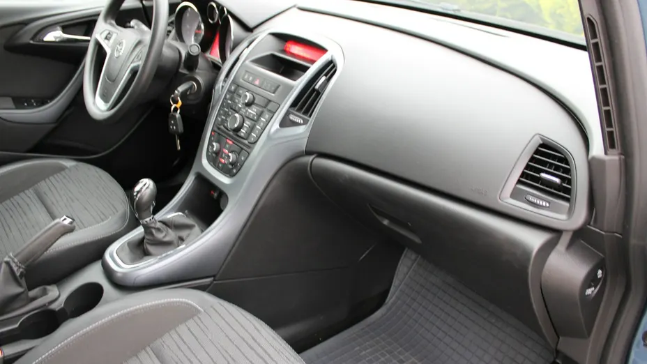 OPEL Astra -