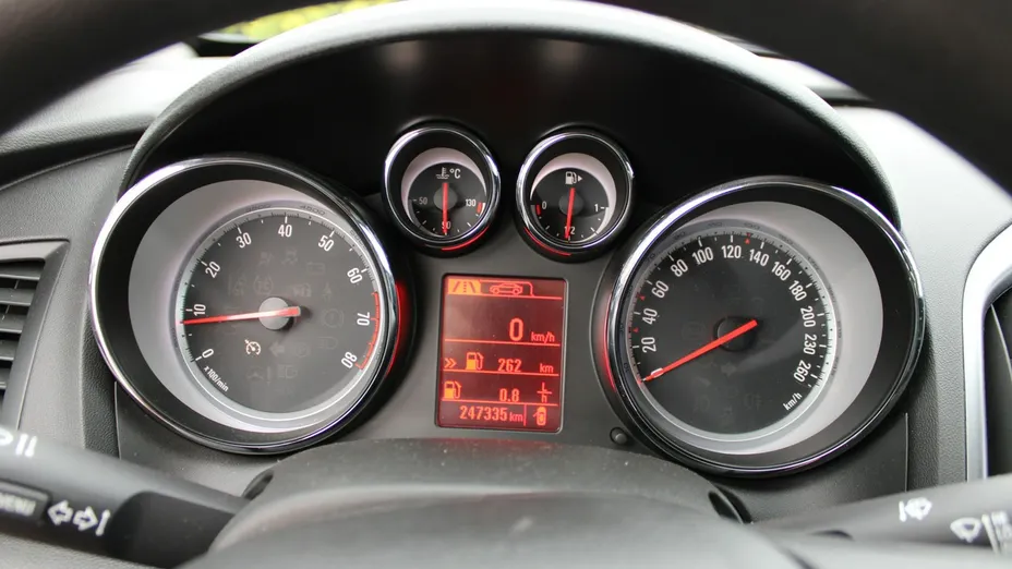 OPEL Astra -