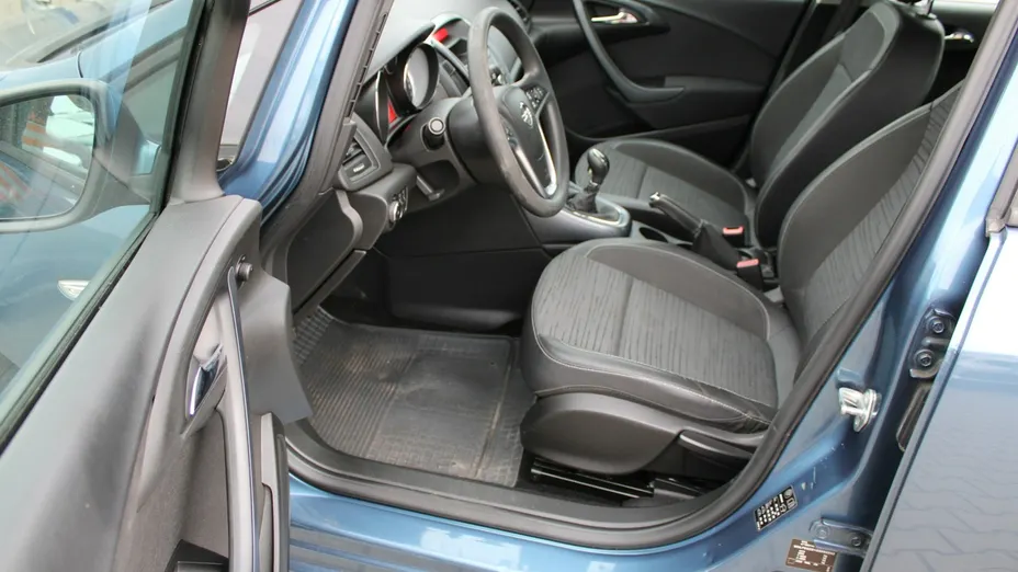 OPEL Astra -
