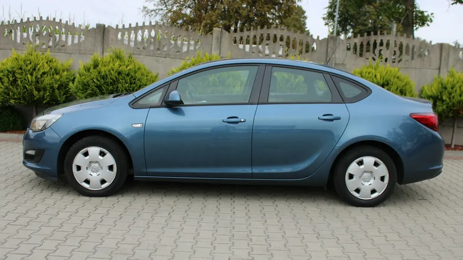 OPEL Astra -