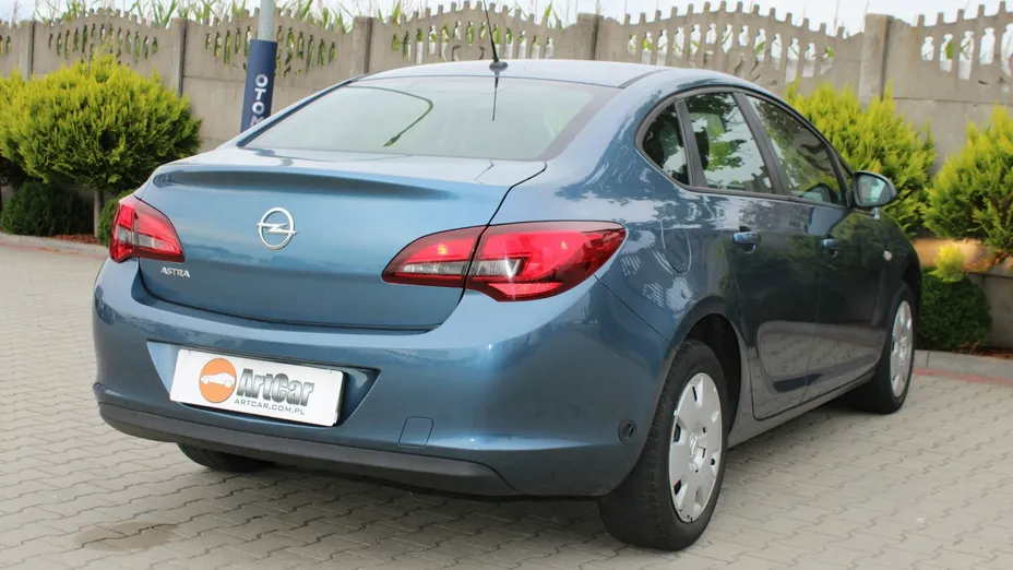 OPEL Astra -