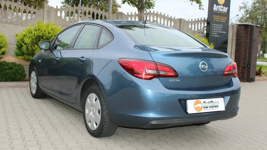 OPEL Astra -