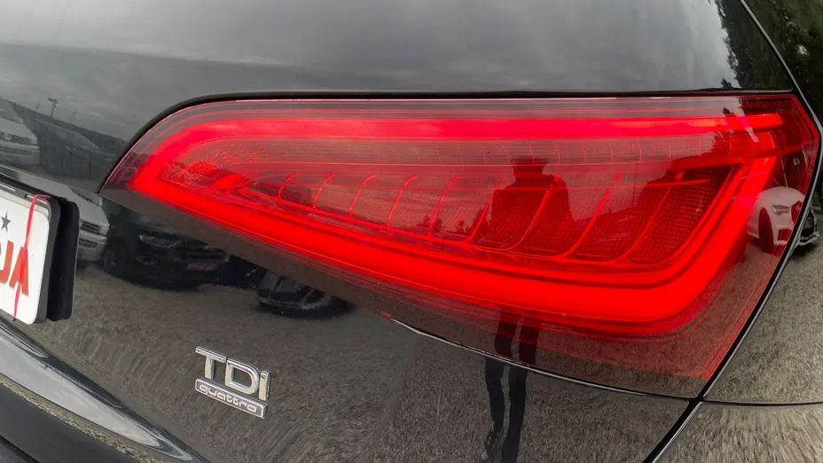 AUDI Q5 -