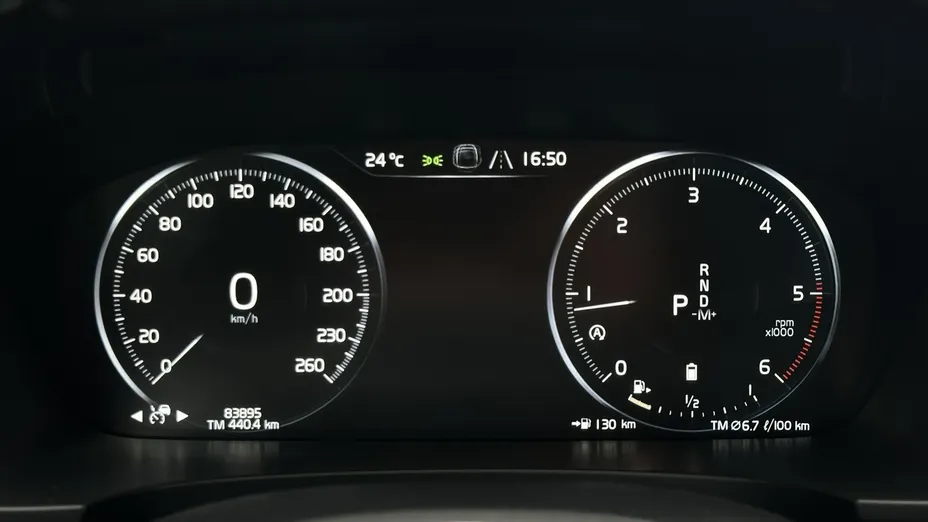 VOLVO V90 -