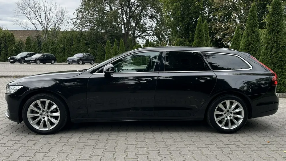 VOLVO V90 -