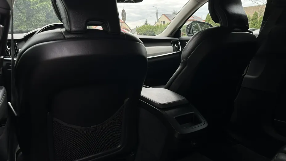 VOLVO V90 -