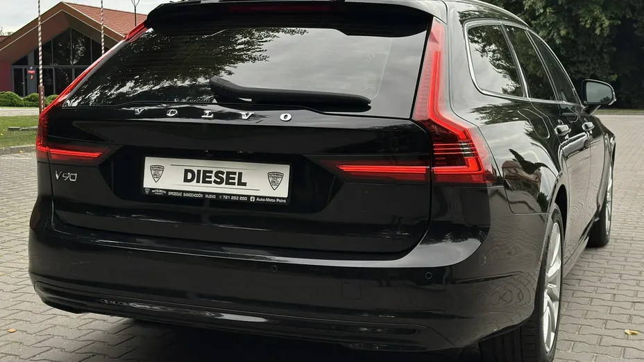 VOLVO V90 -