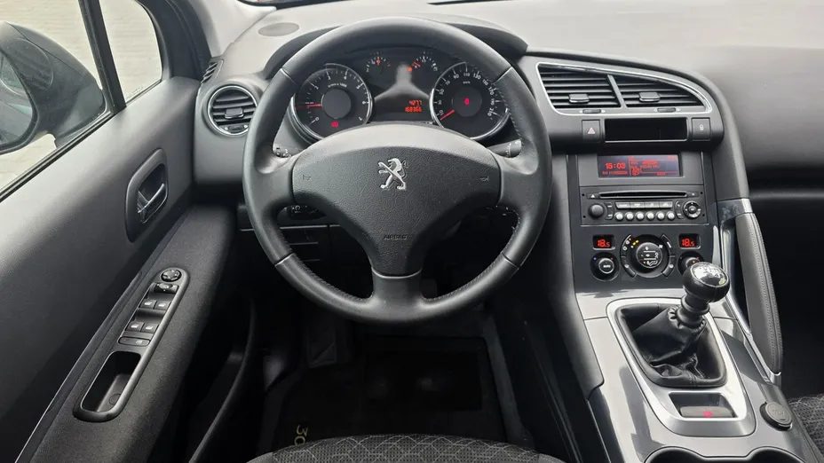 PEUGEOT 3008 -