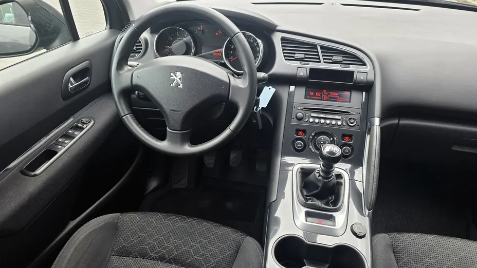 PEUGEOT 3008 -