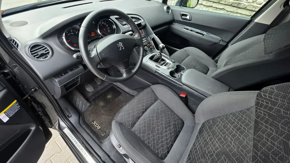 PEUGEOT 3008 -