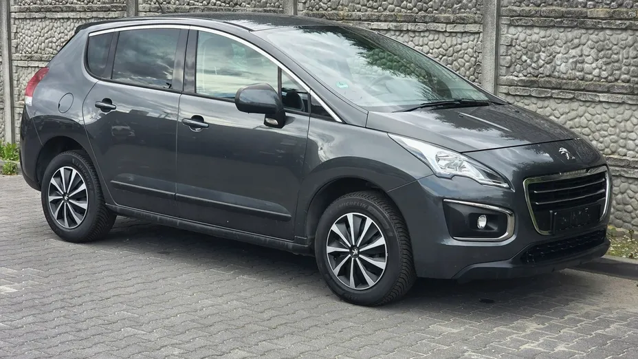 PEUGEOT 3008 -