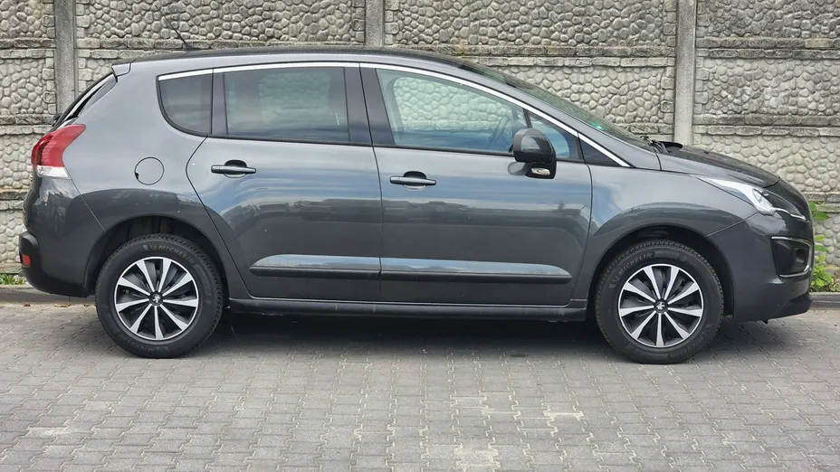 PEUGEOT 3008 -