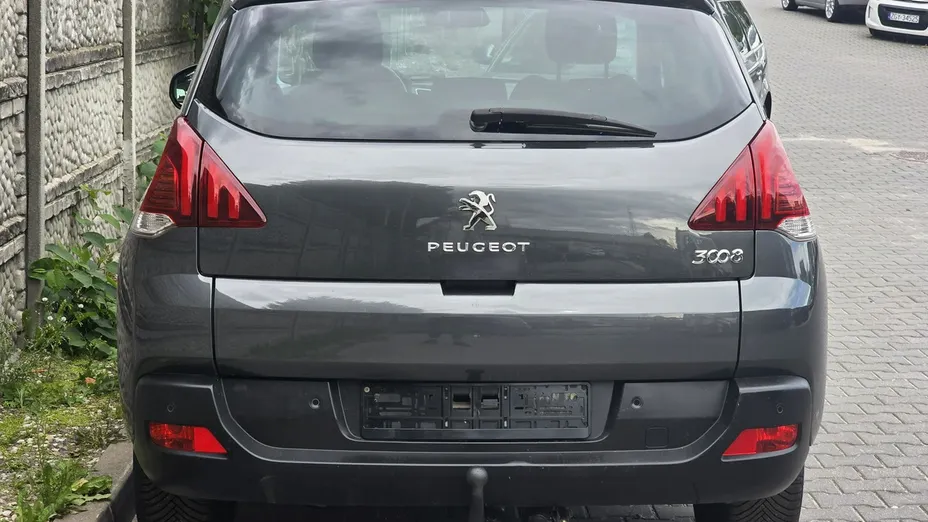 PEUGEOT 3008 -