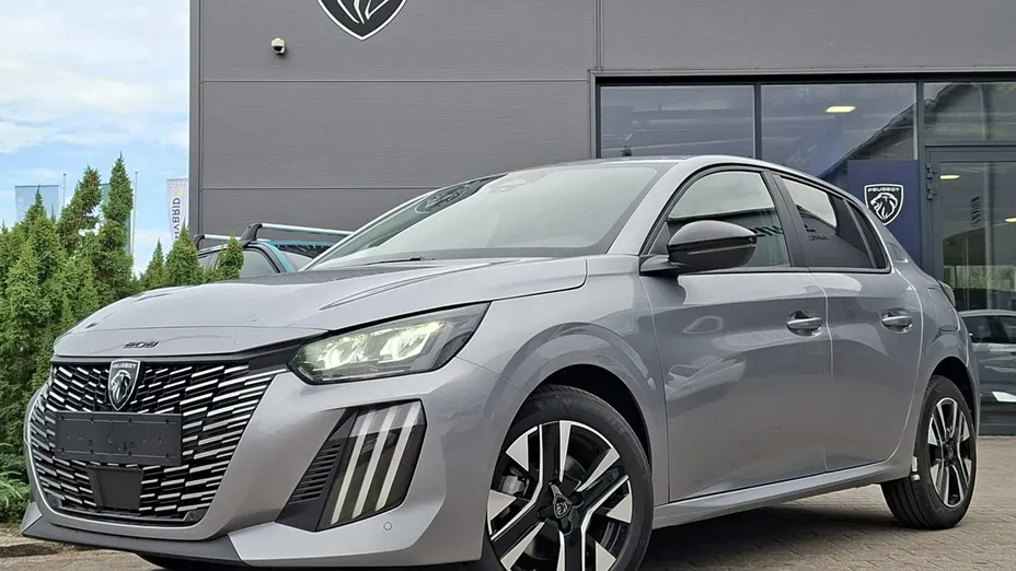 PEUGEOT 208 -