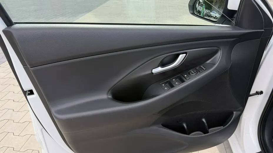 HYUNDAI i30 -