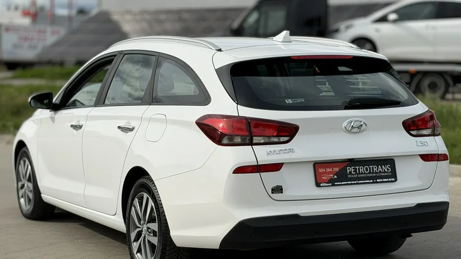 HYUNDAI i30 -