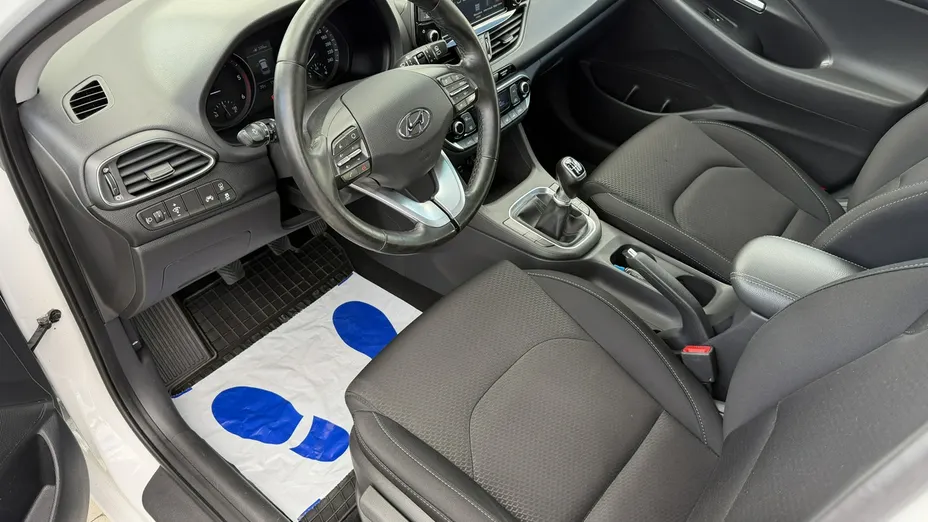 HYUNDAI i30 -