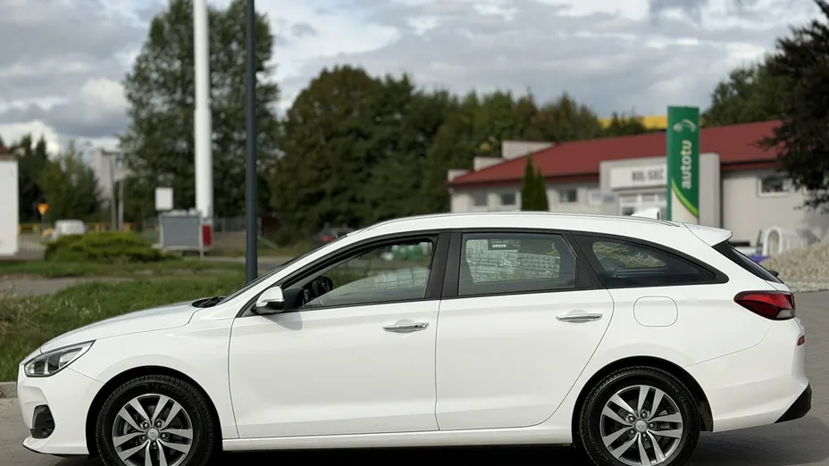 HYUNDAI i30 -