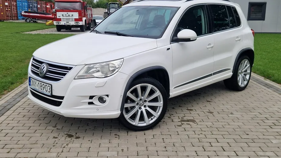 VOLKSWAGEN Tiguan -