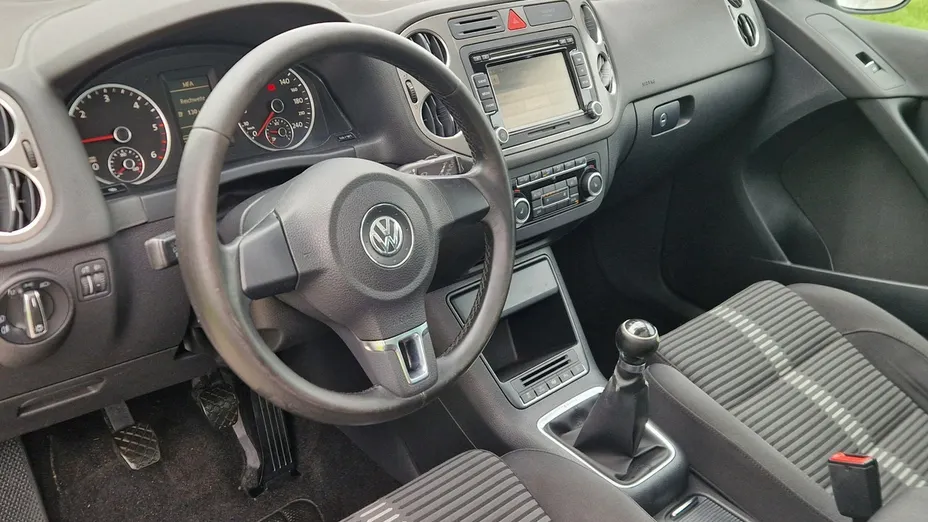 VOLKSWAGEN Tiguan -