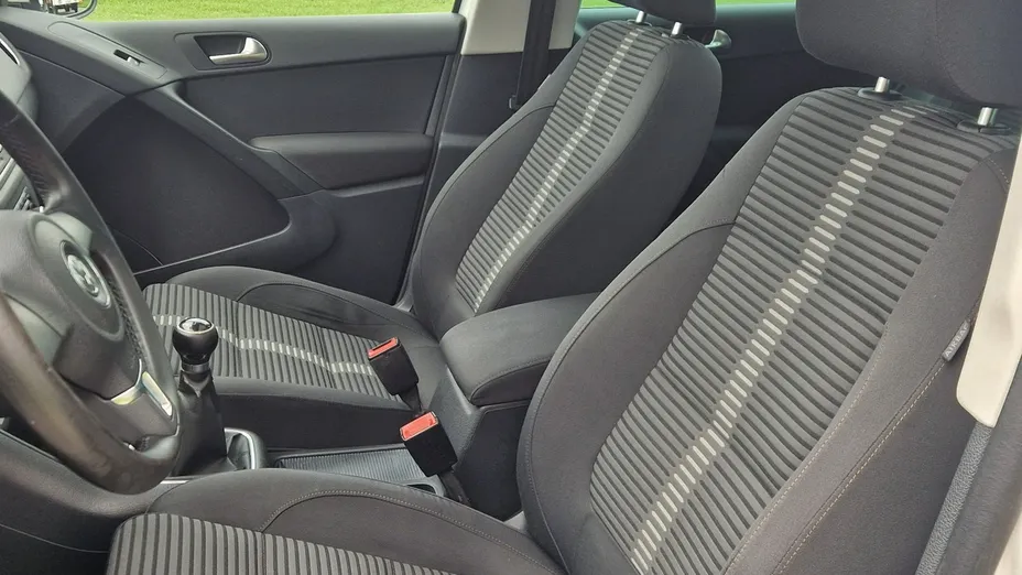 VOLKSWAGEN Tiguan -