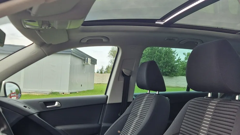 VOLKSWAGEN Tiguan -