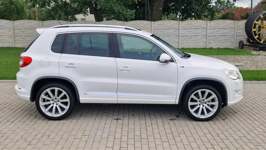 VOLKSWAGEN Tiguan -