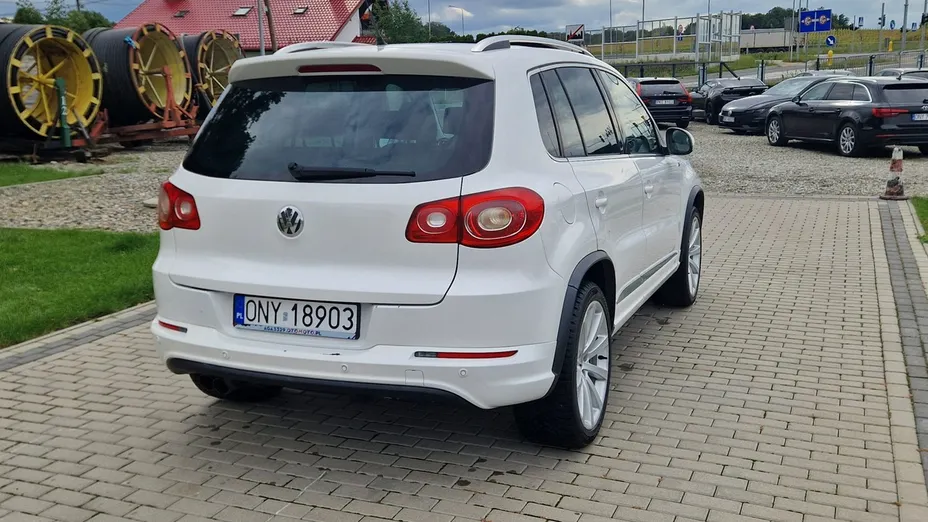 VOLKSWAGEN Tiguan -