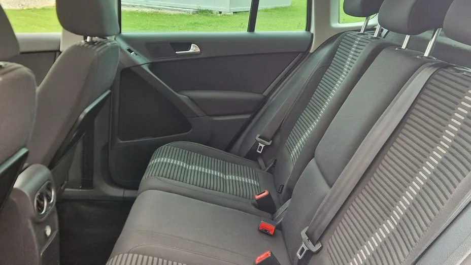 VOLKSWAGEN Tiguan -