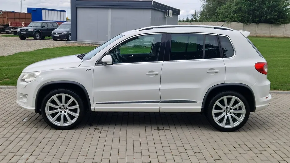 VOLKSWAGEN Tiguan -