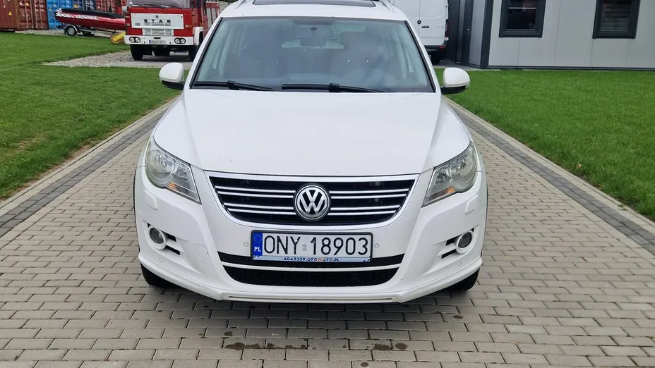 VOLKSWAGEN Tiguan -