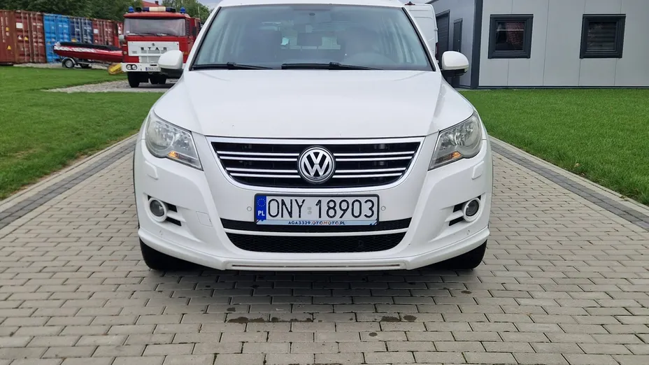 VOLKSWAGEN Tiguan -