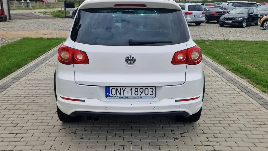 VOLKSWAGEN Tiguan -