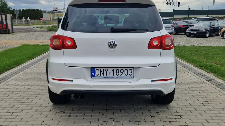 VOLKSWAGEN Tiguan -