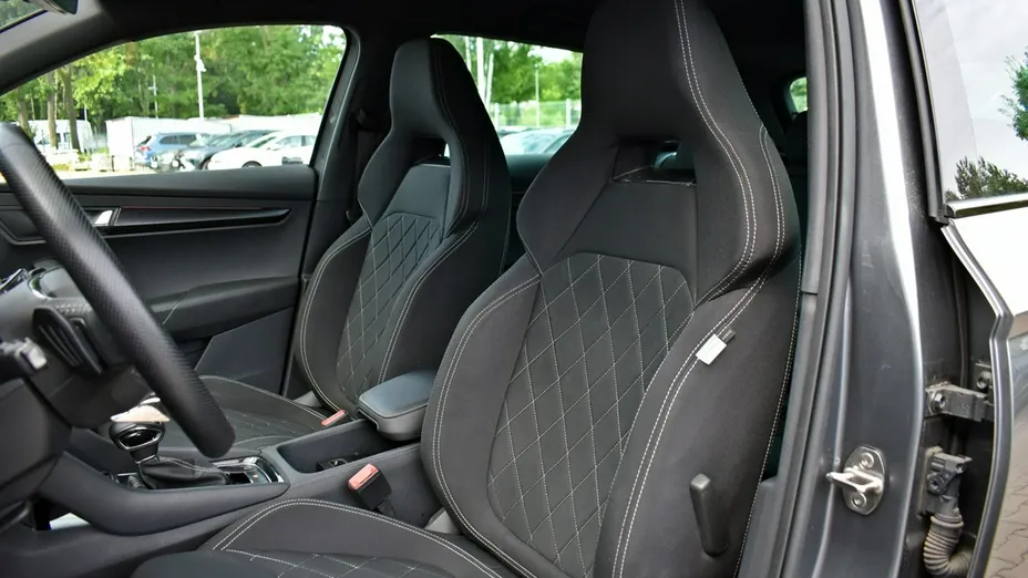 SKODA Karoq -
