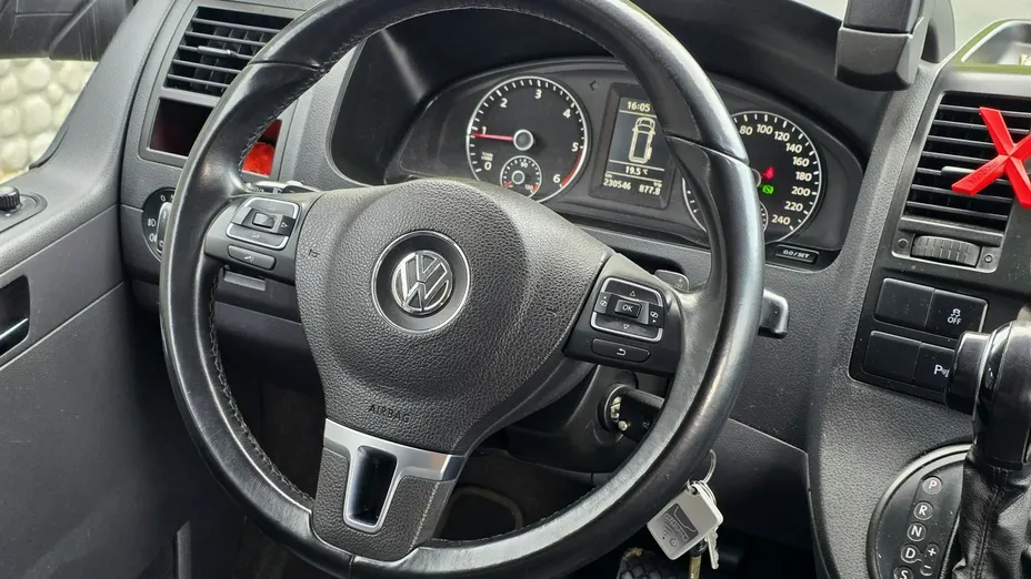 VOLKSWAGEN Multivan -