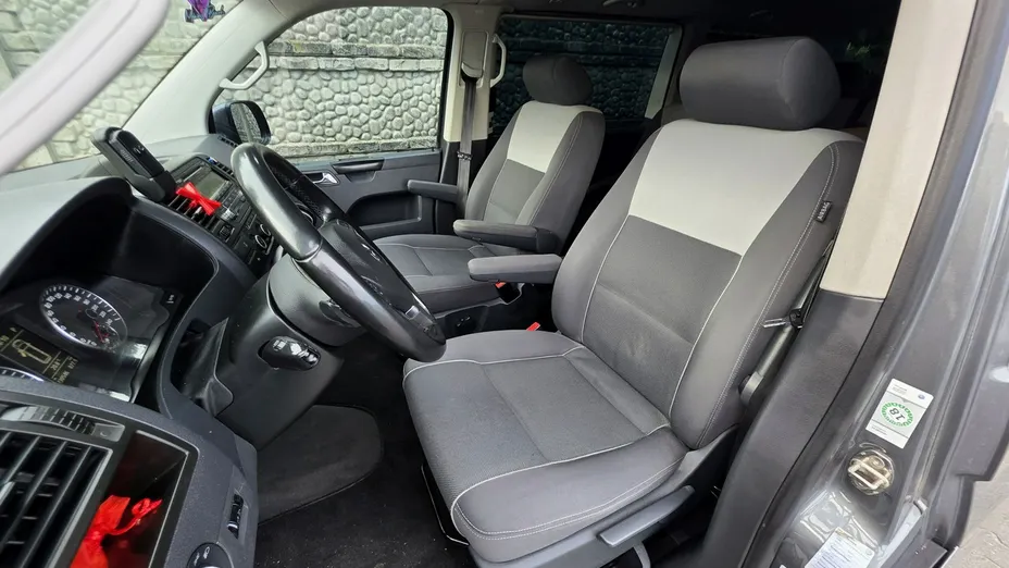 VOLKSWAGEN Multivan -