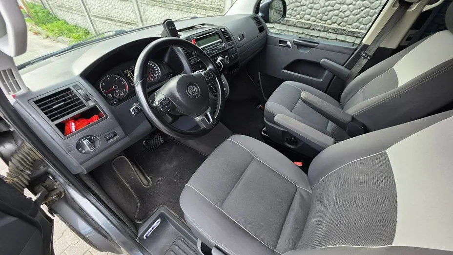 VOLKSWAGEN Multivan -
