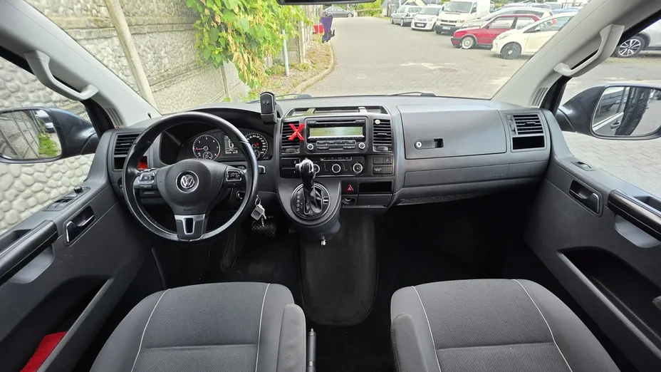 VOLKSWAGEN Multivan -